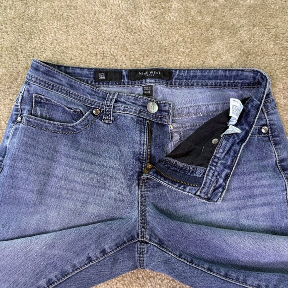 Nine West Women's Bootcut Blue Jeans Size 6/28 Flap Pockets Mid Rise 32x31 E631 - Picture 3 of 13